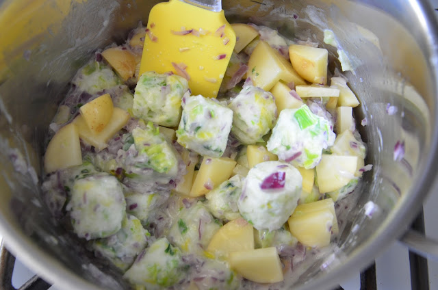 Rode ui, knoflook, aardappel, prei en tijm