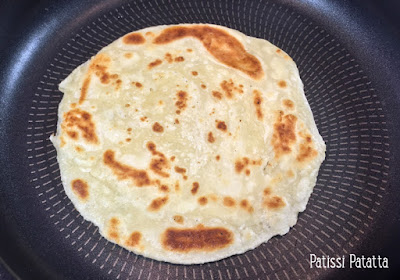 recette de parathas, parathas, pains indiens, indian breaks, indian breads, cuisine indienne, préparer du ghee, façonner des parathas, tutoriel photos parathas, patissi-patatta