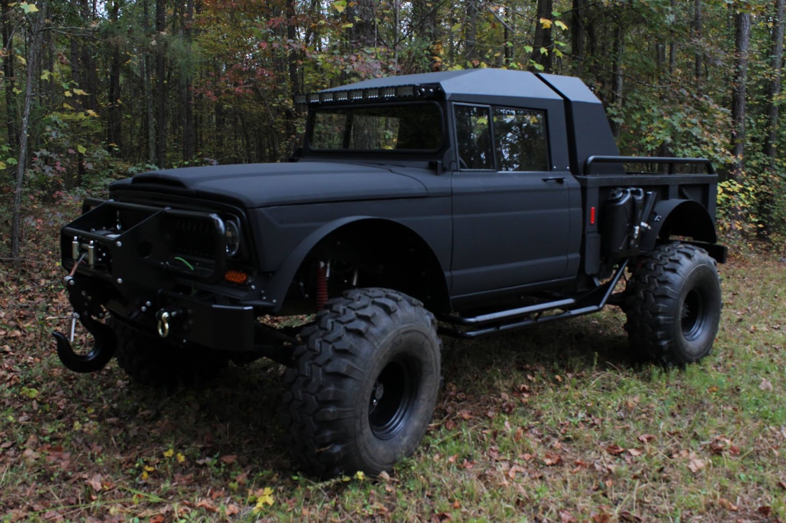 Yooooob: Kaiser Jeep M715 (Photo Gallery)