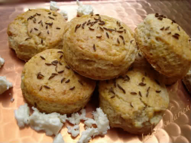 Pogačice s kiselim vrhnjem i fetom ☆ Sour cream and feta biscuits Sour cream and feta biscuits by Laka kuharica: scrumptious, cheesy biscuits are very easy to make.