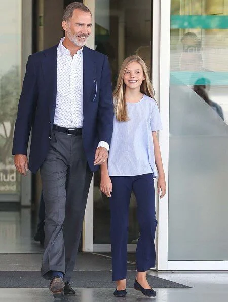 Infanta Sofia wore a cotton short sleeve shirt by Massimo Dutti