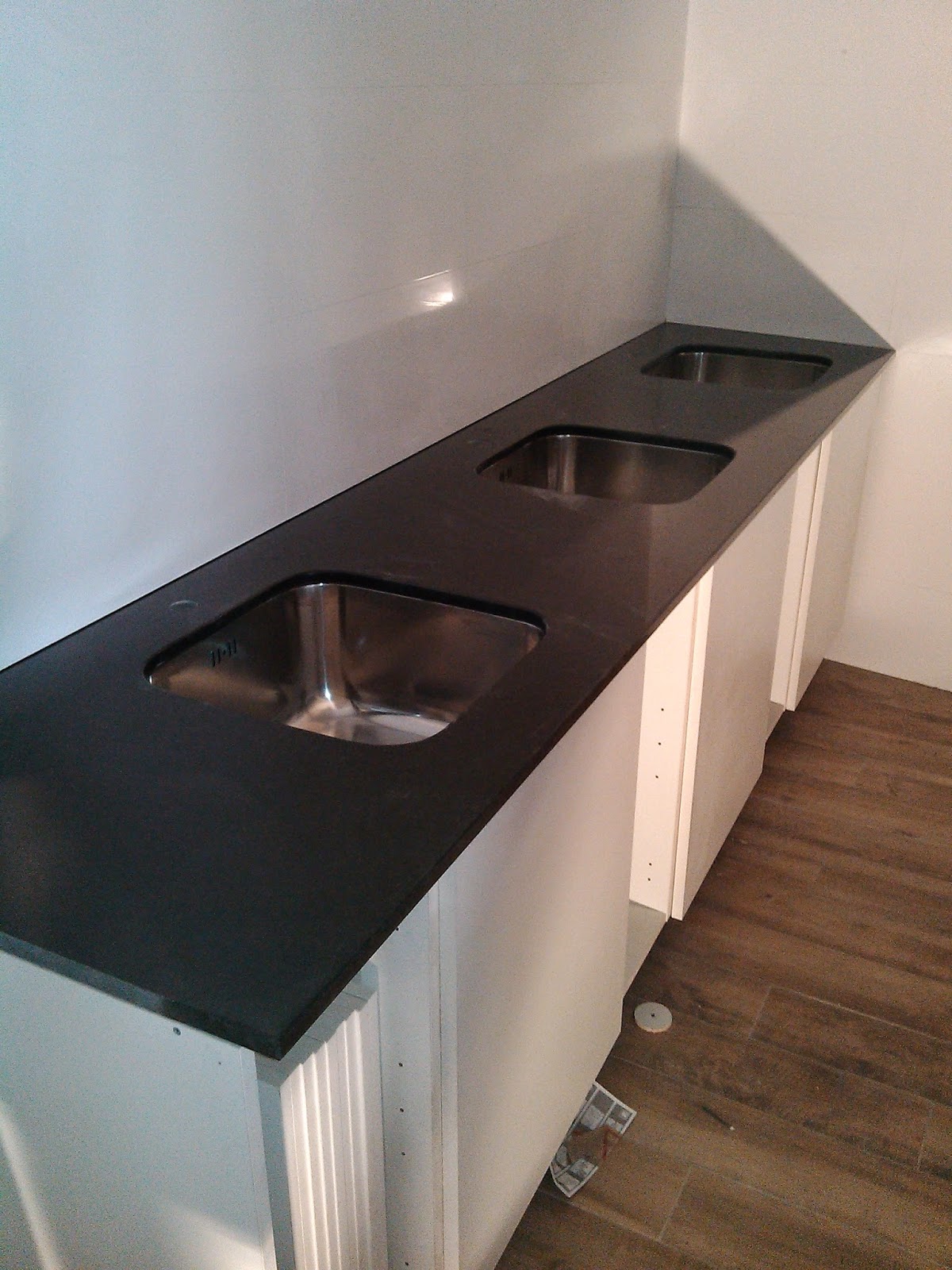 RJ MARBRE . CREAMOS TU CONFORT .(VALENCIA): Cocina con isla central