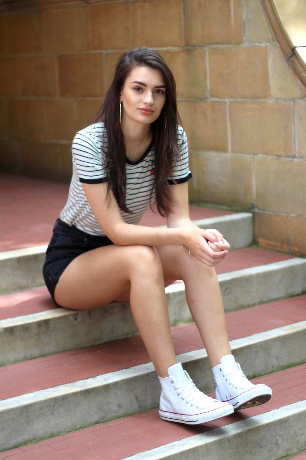 high top converse casual summer outfit