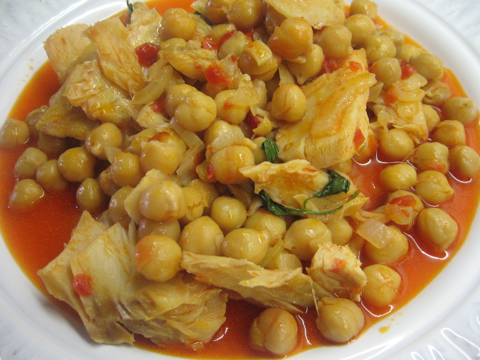 COZINHAR COM OS ANJOS BACALHAU GUISADO COM GRÃO