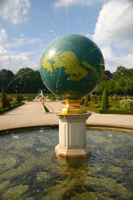 Elaborate Fountains Paleis Het Loo National Museum