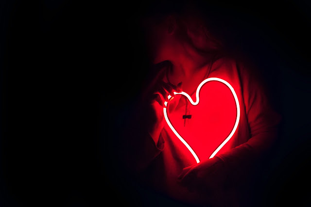 Kırmızı Neon Kalp