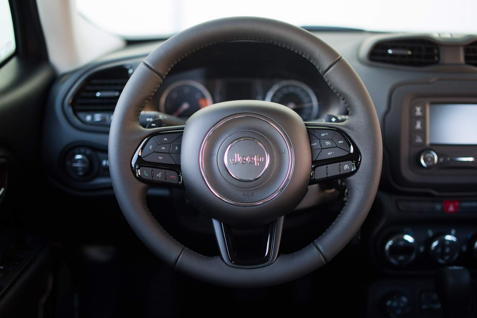 Jeep Renegade 2018: fotos, versões, preços e consumo