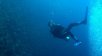 Photo of Ellis the Splashpacker at work on the Maldives