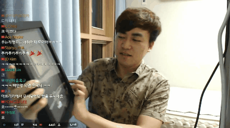 유튜버 구독자 수 100만명이 되면 받는 상