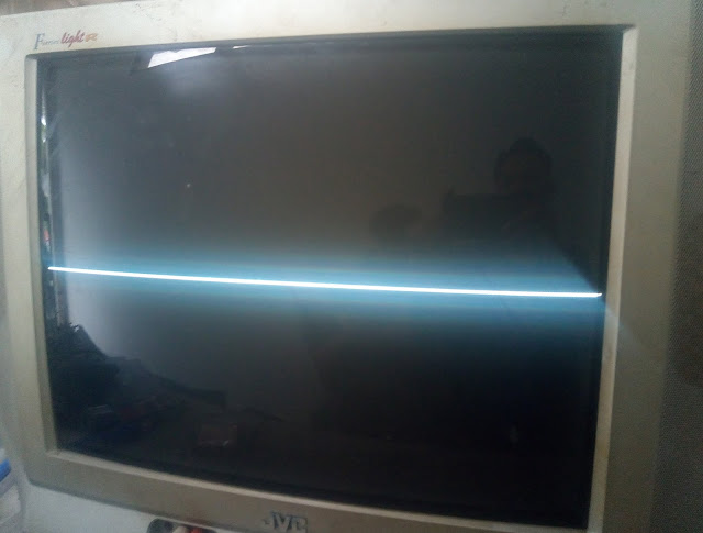 Layar TV hanya menampilkan gambar 1 garis horisontal Layar TV hanya menampilkan gambar 1 garis horisontal