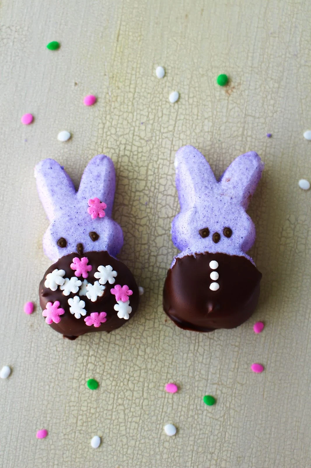 Chocolate Covered Peeps take your favorite Easter marshmallow treats up a notch by dipping them in an irresistible chocolate coating. You will never want to eat them any other way again! #Easter #peeps #dessert