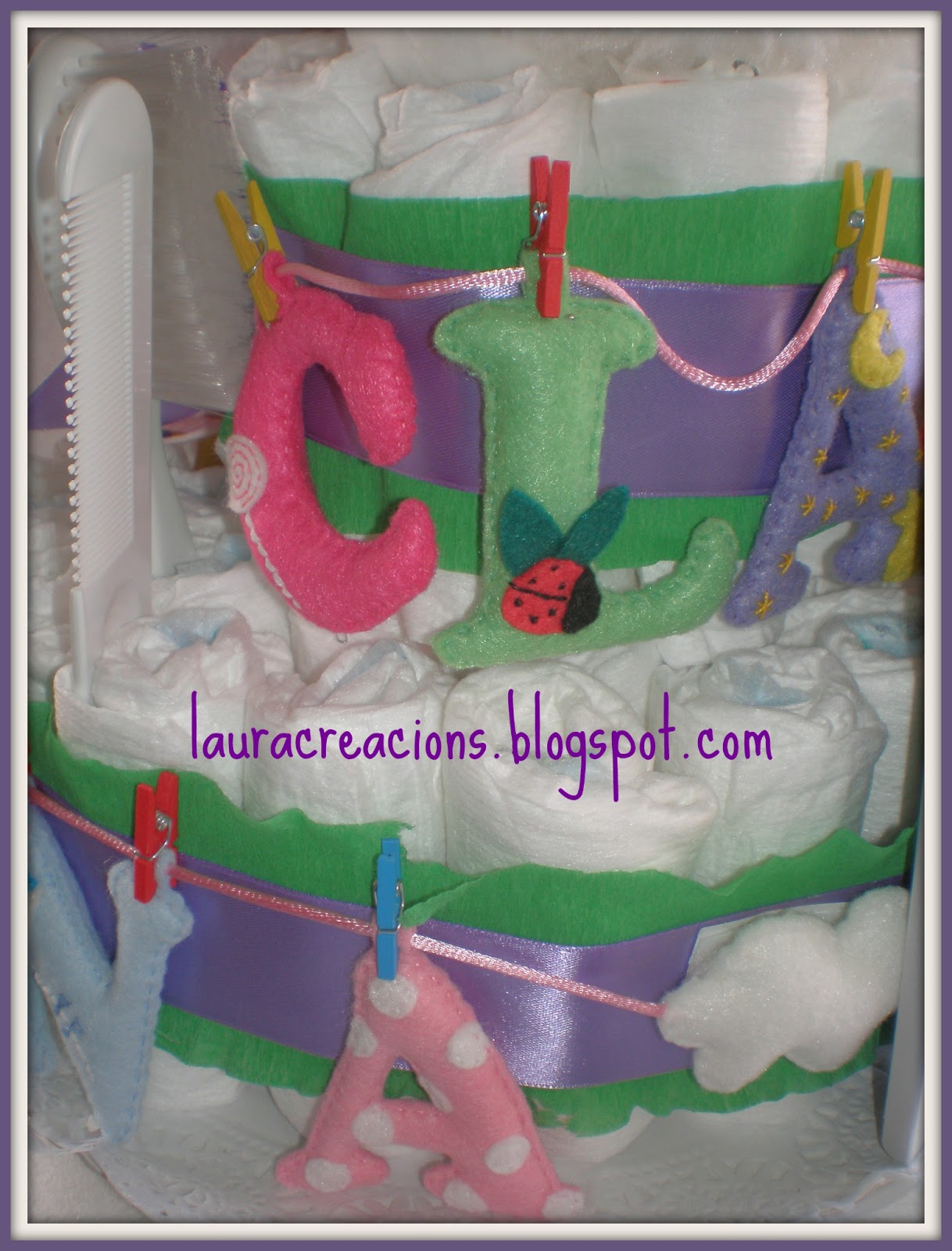 Laura Creacions Tarta de pañales para las gemelas Claudia y Martina