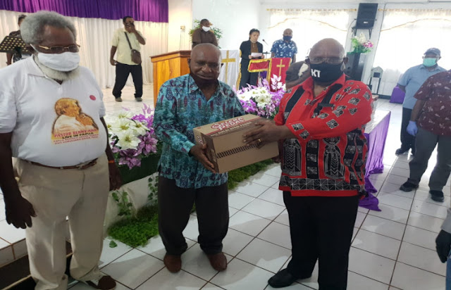 Klemen Tinam Ajak Tokoh Agama Berdoa Agar Corona di Papua Segera Usai Klemen Tinam Ajak Tokoh Agama Berdoa Agar Corona di Papua Segera Usai