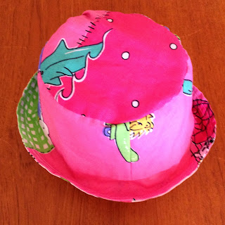Reversible bucket hat for toddler 2T-3T
