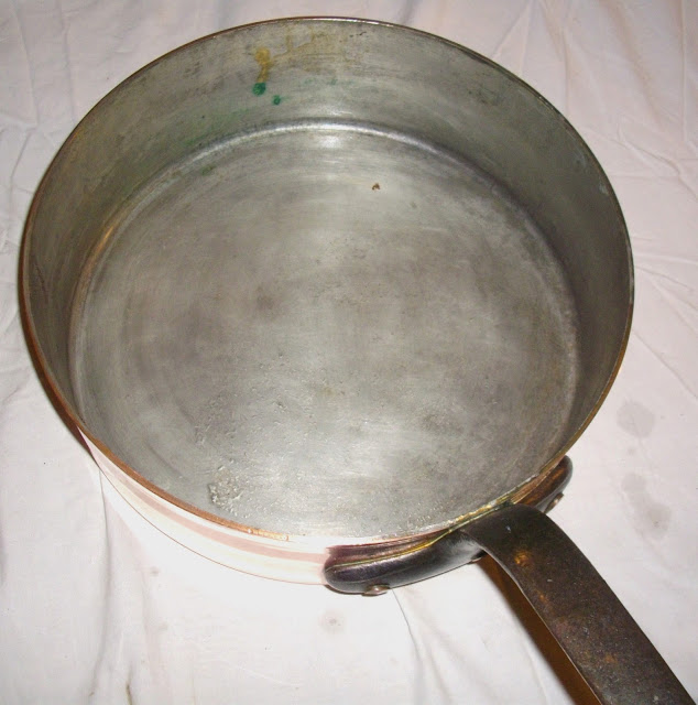 Casserole ancienne en cuivre avec long manche en fer forgé - Décoration