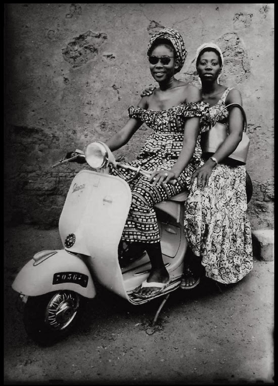 Safari Fusion blog | Photographer Seydou Keita | Vintage African portaits taken in Bamako, Mali during the 1950s and 60s