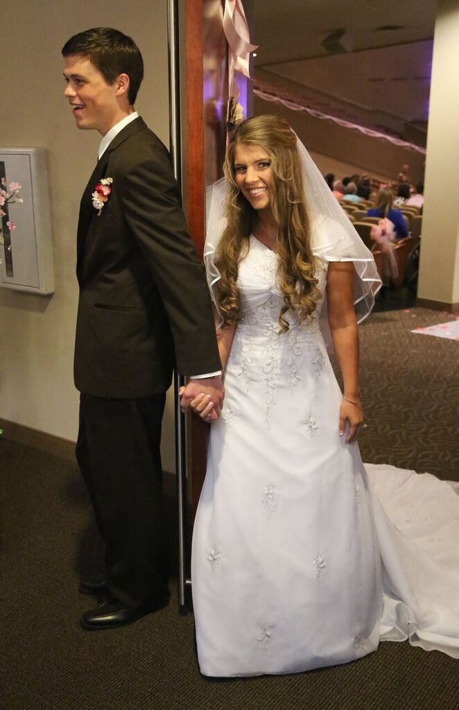 Ranking Bates Wedding Dresses r/BringingUpBates