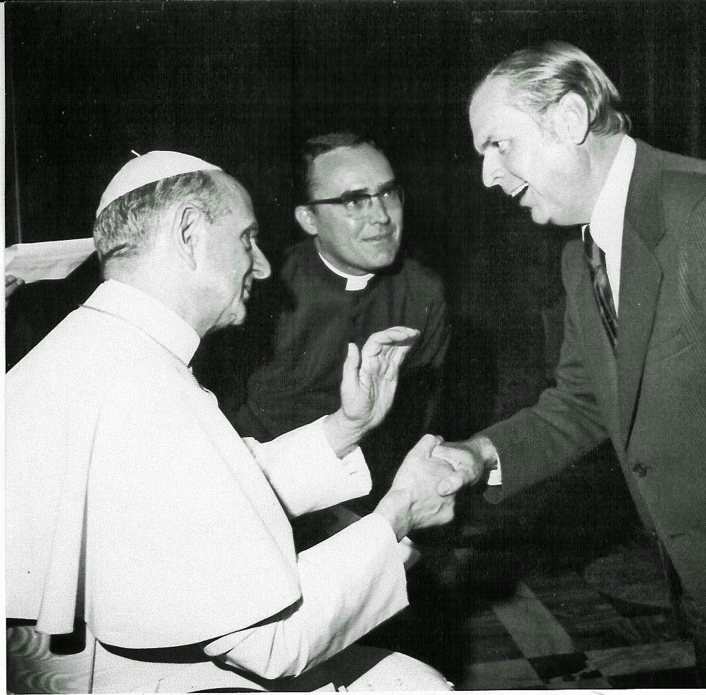 Масонские жесты. Рукопожатие масонов. Масонское приветствие. Секретные рукопожатия масонов. Тайное рукопожатие масонов.