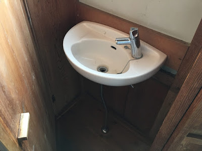 生坂村　ひとつ石　トイレの手洗い場