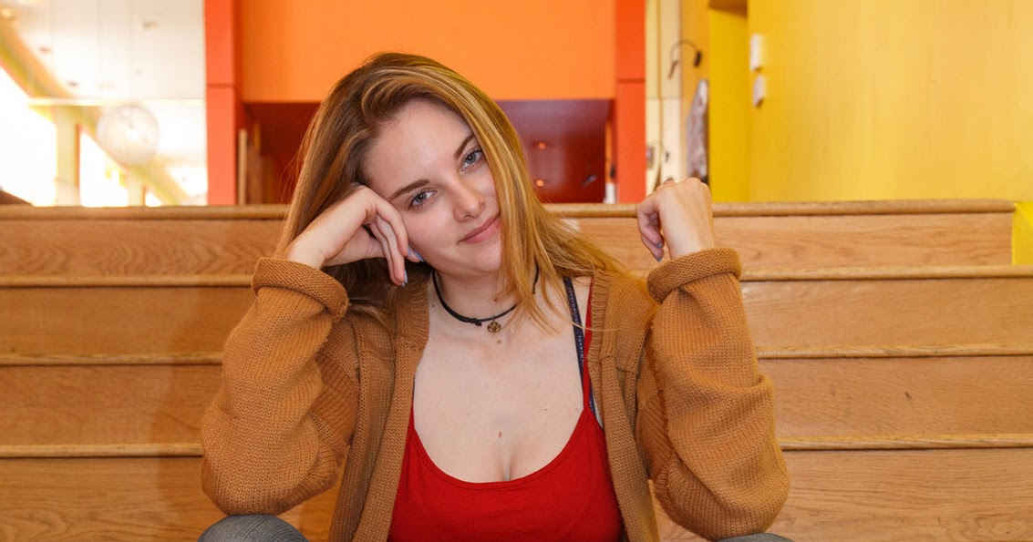 Sexy n' Sweet Girls: Bridgette Vaughn Real Girl Being Real Zishy