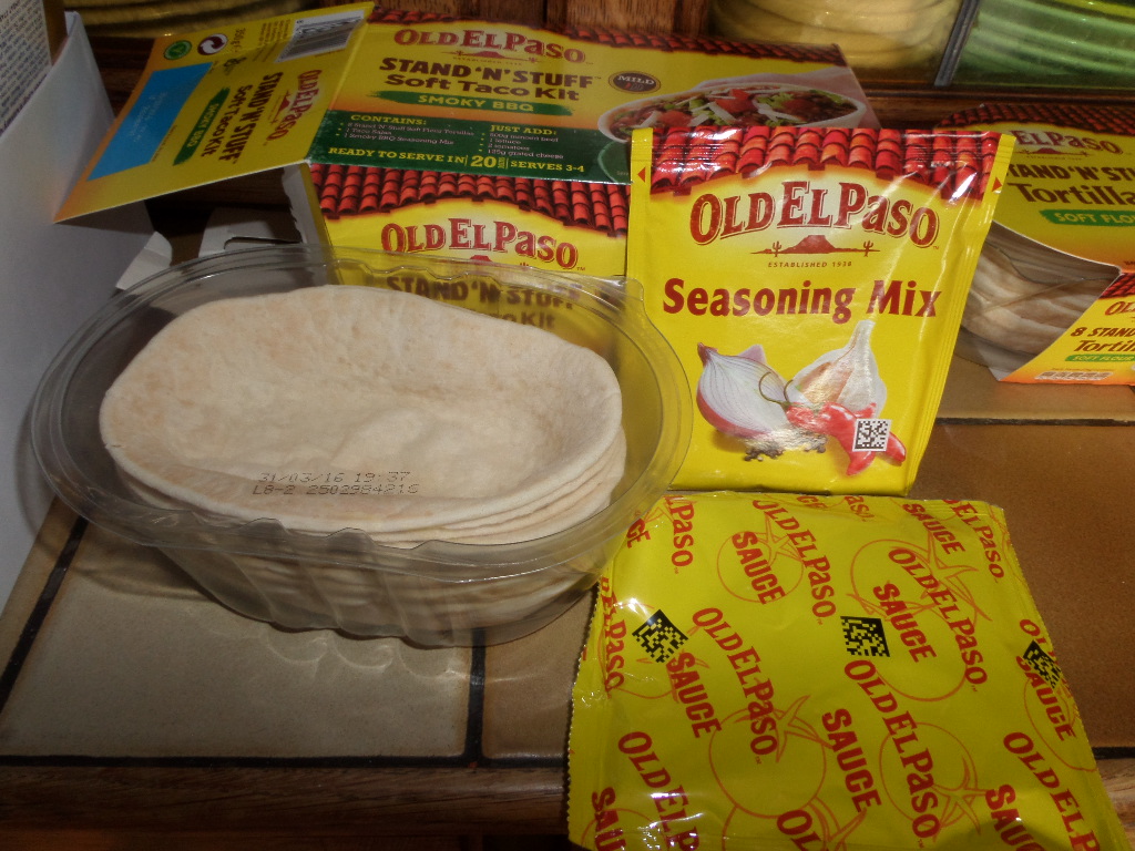 Madhouse Family Reviews Old El Paso Stand 'n' Stuff Soft Taco Kit review