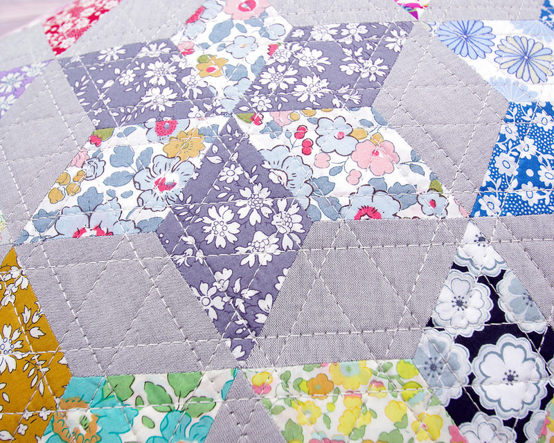 Liberty Stars Pillow Cover - An English Paper Piecing Project | © Red Pepper Quilts 2017