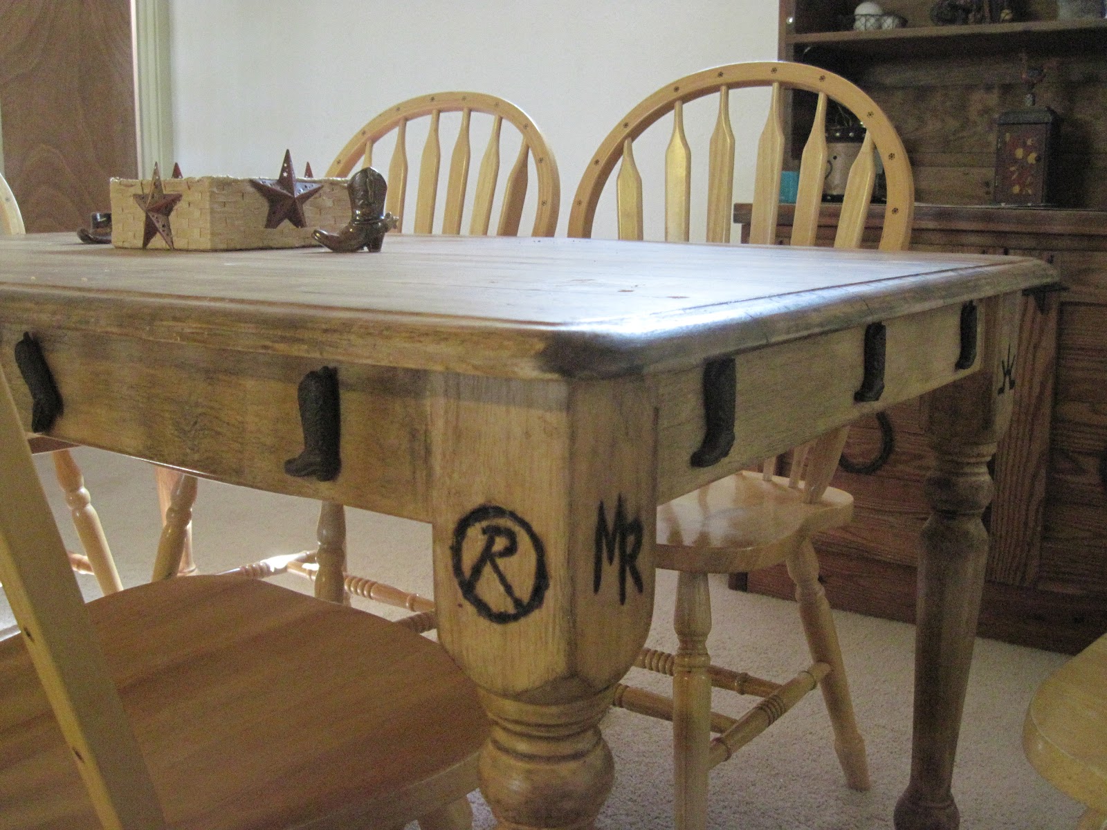 cowboy style murphy kitchen table