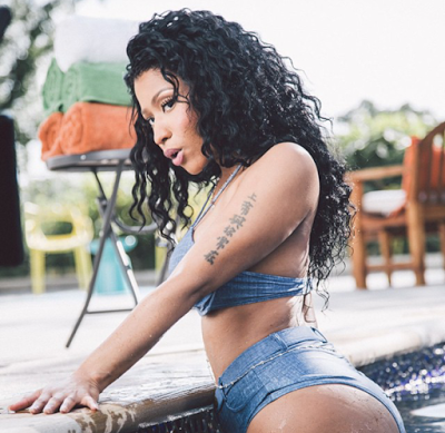 Nicki Minaj Displays Her Sizzling Hot body For you to See