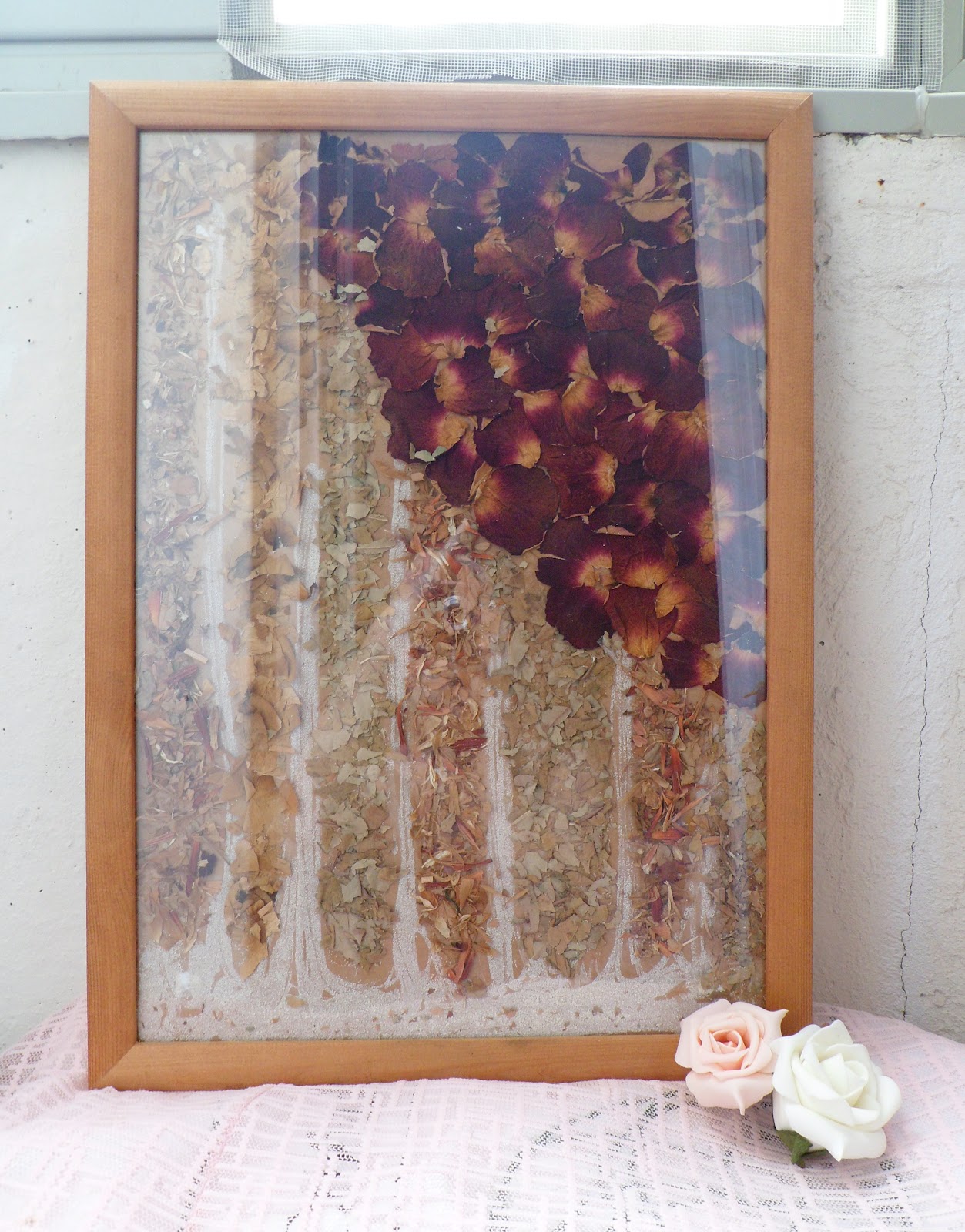 Панно из засушенных роз