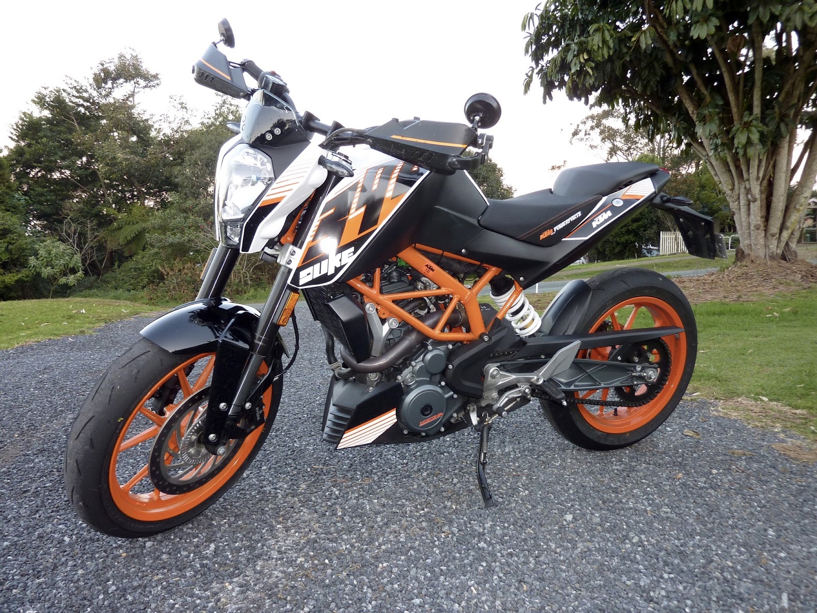 KTM 390 DUKE 20132016 Review  Speed Specs  Prices  MCN