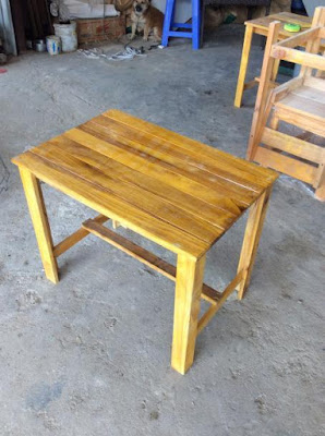   Cung cấp bàn ghế, gỗ xếp và sản phẩm gỗ thông 9