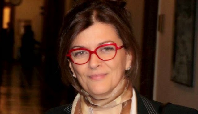 Η Ράνια Αντωνοπούλου, το 1,5 εκατ. άνεργοι και οι «χρυσοθήρες» των ΚΕΚ