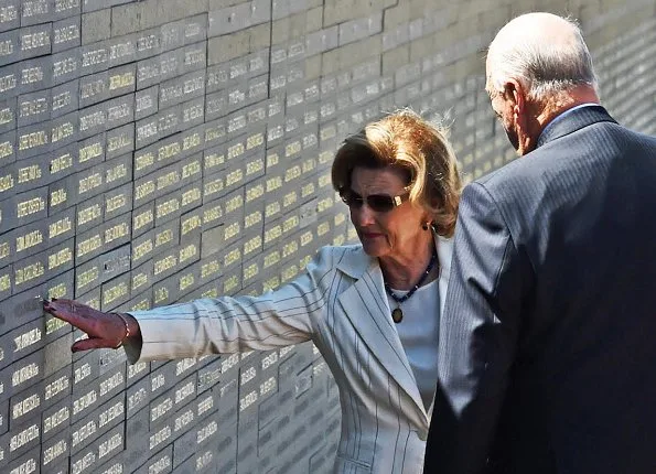 King Harald and Queen Sonja visited the Park of Memory in Plata River