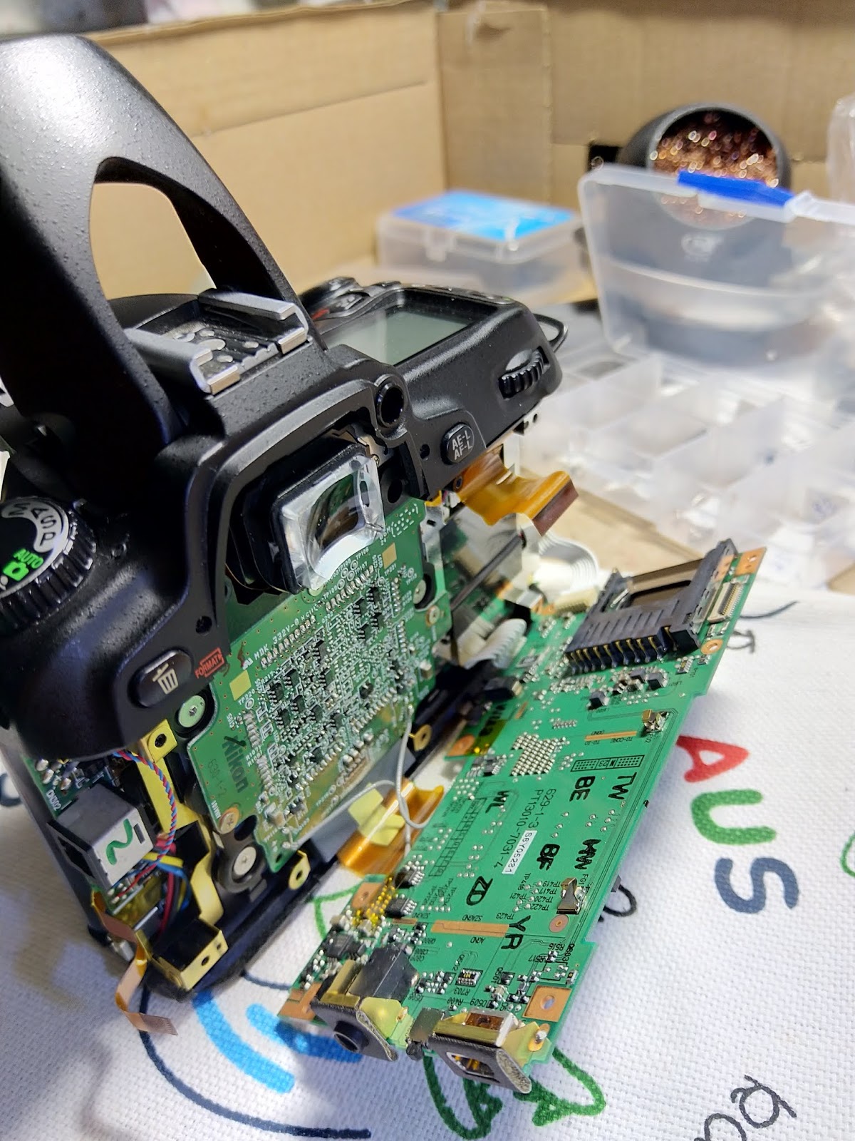 Fixing Nikon D80 “Err” Aperture Control / Shutter Problem … by David HK