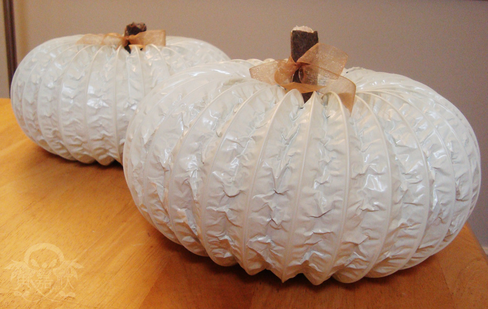 JWo Designs DIY Dryer Hose Pumpkins