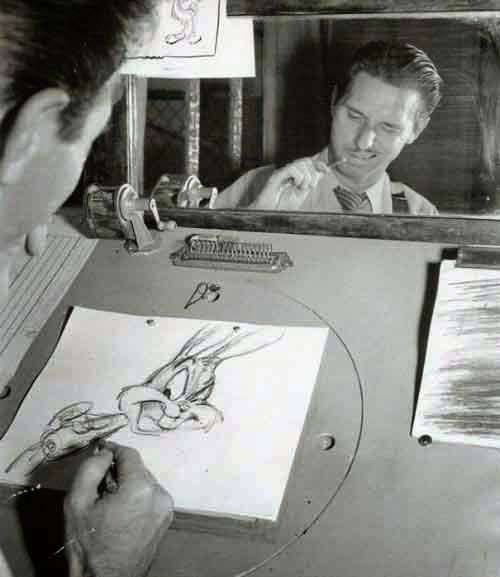 坂井直樹の デザインの深読み 伝説的なディズニーのアニメーター達がキャラクターの表情を描くために 自らがその表情を鏡に映して描いている変顔が面白い