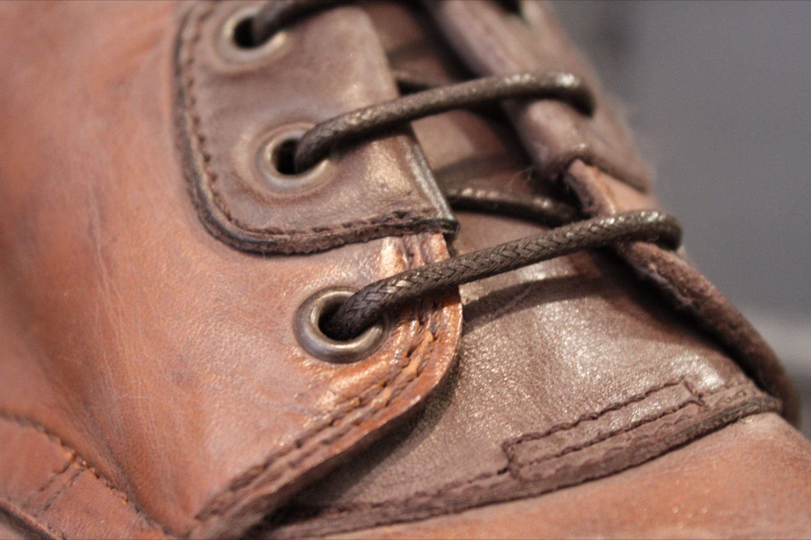 SMLOG -A blog about men`s shoes: Papa`s got a brand new pair of shoes.