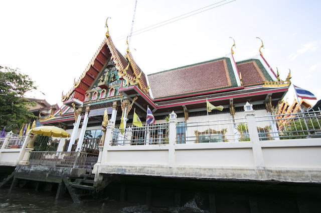 Crociera sui canali del quartiere di Thonburi