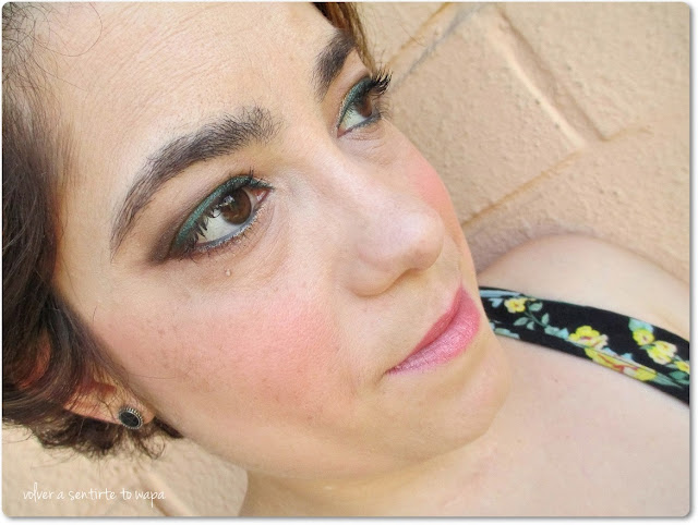 Maquillaje con The Nudes Palette: dorado y verde