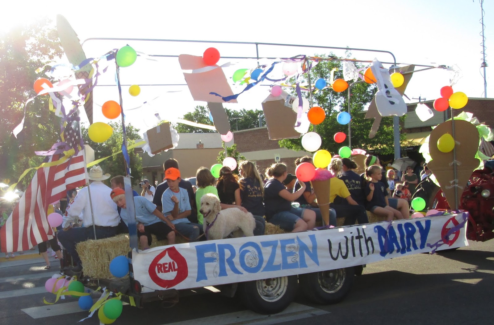 Happy Clean Living Meridian Idaho Dairy Days Parade 2015