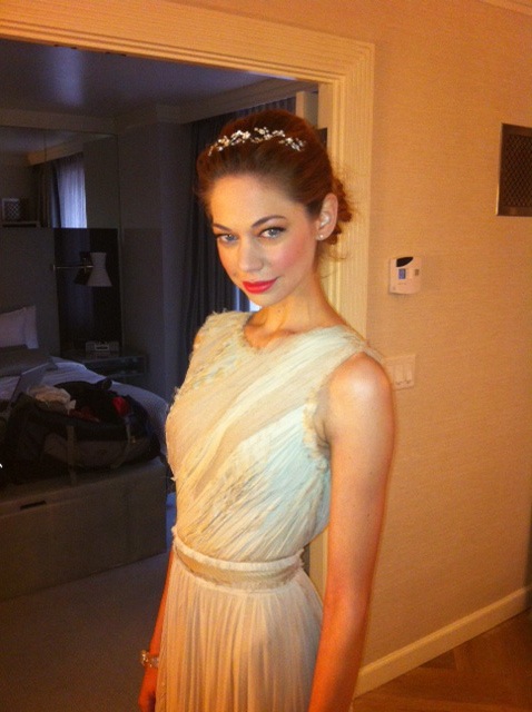 TRYBeautyBlog: ANNALEIGH TIPTON