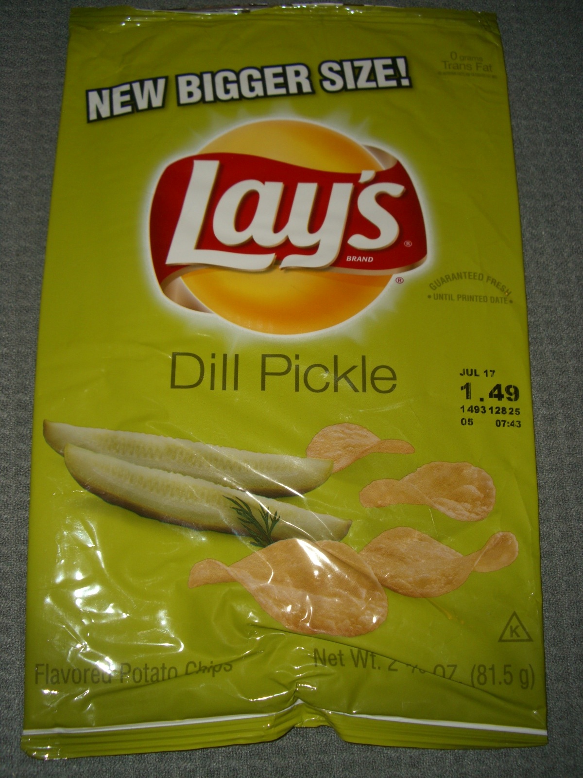 Potato Chips & Beer Lay's Dill Pickle Potato Chips