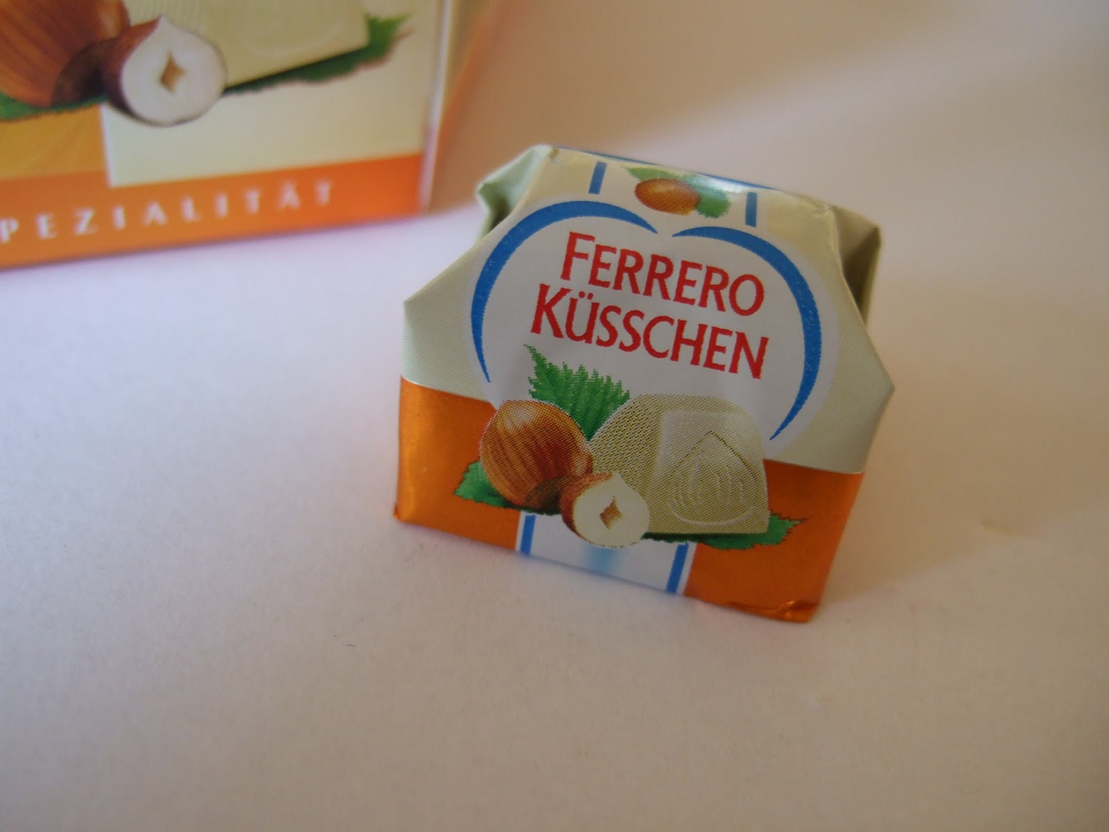 allaboutevchen: Ferrero Küsschen Weiße Schokolade - wieder erhältlich!