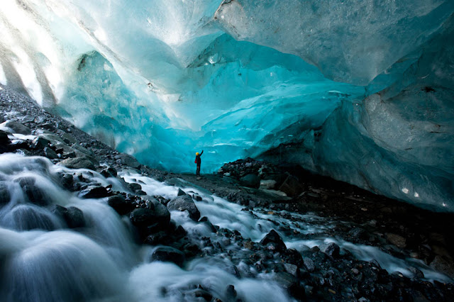 Caverna de gelo do Glaciar Mendenhall 