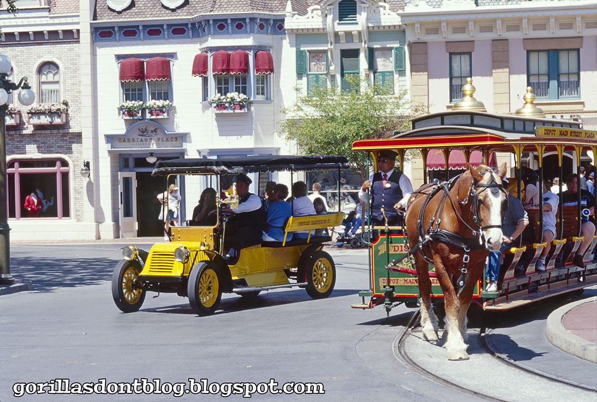 GORILLAS DON'T BLOG Town Square, May 1999