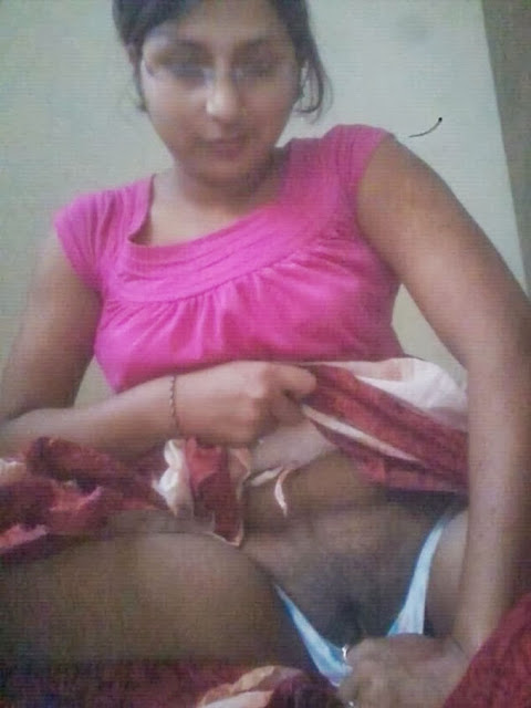 Horny Bhabhi Open Boobs Hot Pussy Leaked XXX Photo