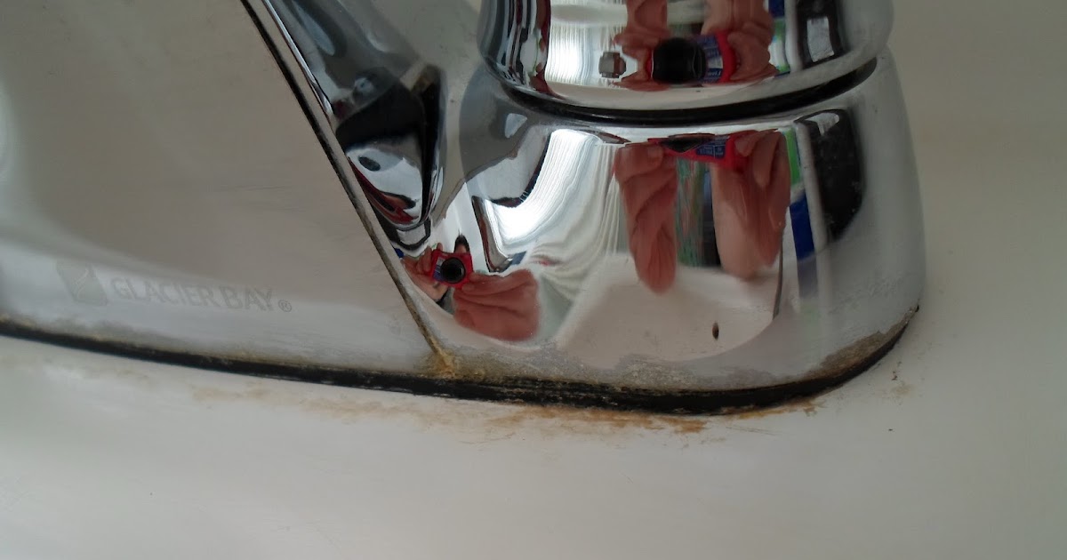 Happier Than A Pig In Mud Does Distilled White Vinegar Clean Hard