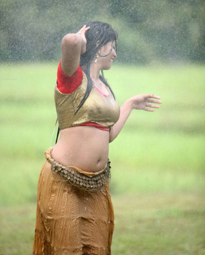 Actress Apoorva Rai Wet Body Deep Navel Show