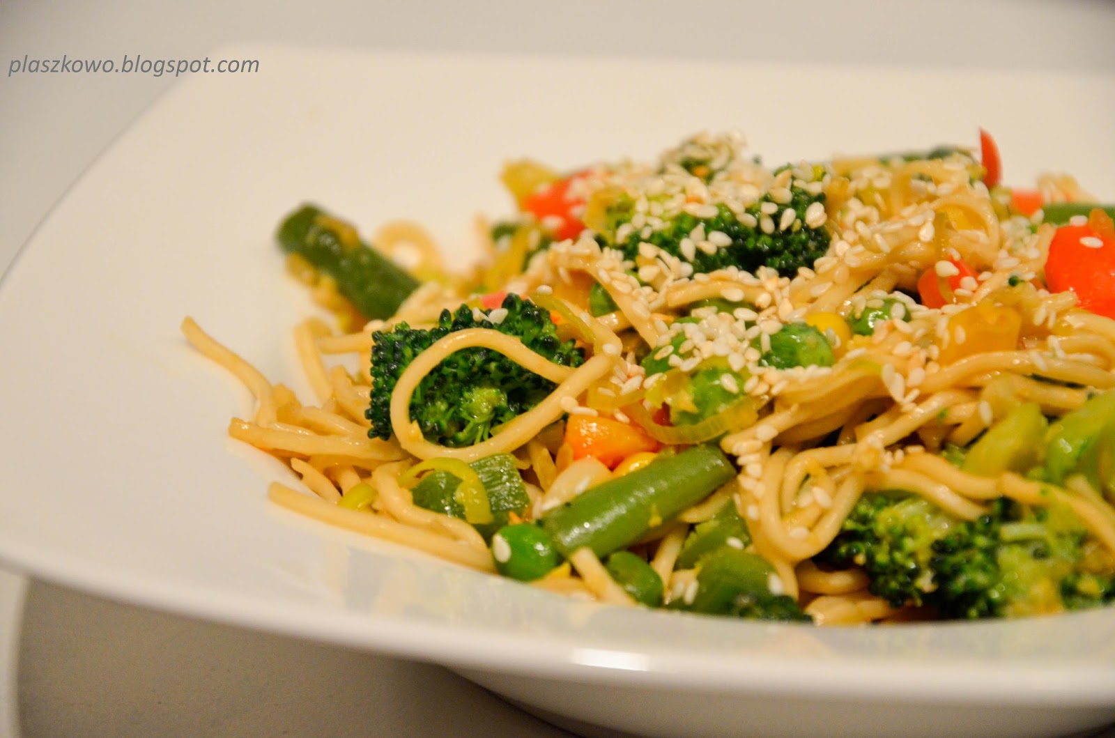 płaszkowo Smażony chiński makaron z warzywami