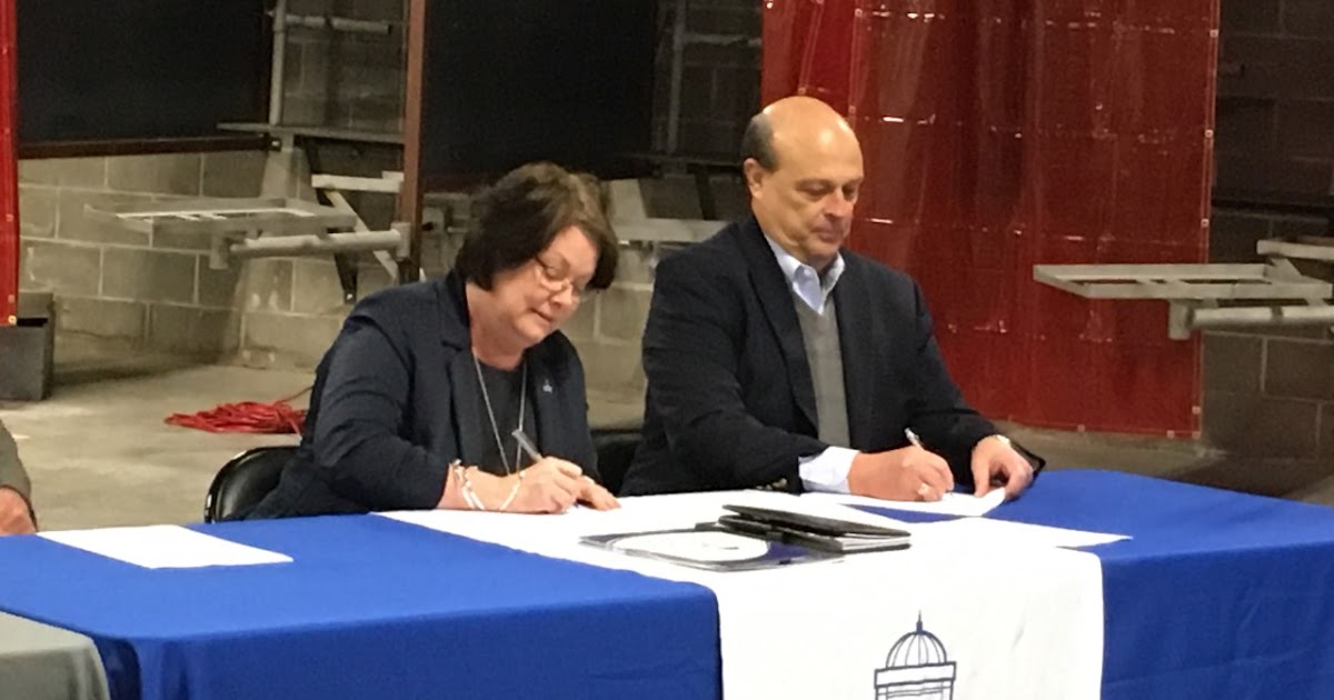 Inside Joplin Crowder, Joplin Chamber sign agreement; training